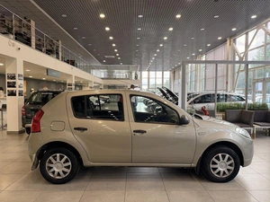Хэтчбек Renault Sandero 2014 года, 725000 рублей, Орёл