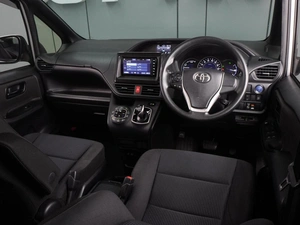 Минивэн Toyota Voxy 2020 года, 3339000 рублей, Воронеж