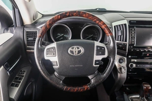Внедорожник Toyota Land Cruiser 2012 года, 3339000 рублей, Пермь