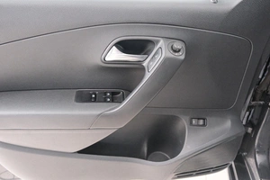 Седан Volkswagen Polo 2016 года, 1099000 рублей, Красноярск