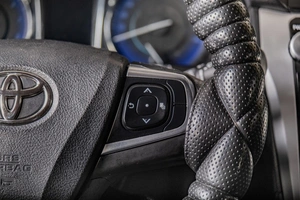 Седан Toyota Camry 2017 года, 1989000 рублей, Томск