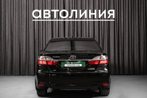 Седан Toyota Camry 2017 года, 2150000 рублей, Красноярск