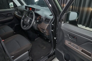 Минивэн Toyota Roomy 2021 года, 999000 рублей, Красноярск