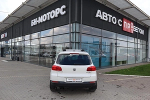 Внедорожник Volkswagen Tiguan 2013 года, 1600000 рублей, Мирное