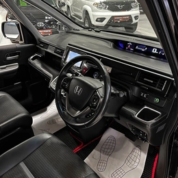 Минивэн Honda Stepwgn Spada 2015 года, 1947000 рублей, Красноярск