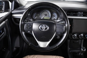 Седан Toyota Corolla 2013 года, 1329000 рублей, Пермь