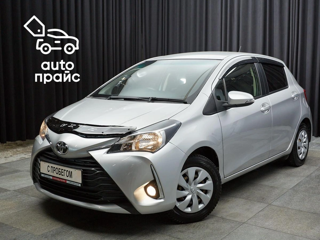 Хетчбэк Toyota Vitz 2018 года, 877000 рублей, Красноярск