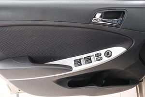 Седан Hyundai Solaris 2011 года, 849000 рублей, Красноярск