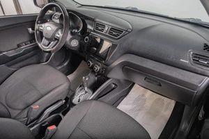 Седан Kia Rio 2012 года, 899000 рублей, Томск