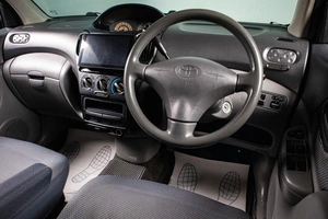 Минивэн Toyota Funcargo 2001 года, 399000 рублей, Сургут