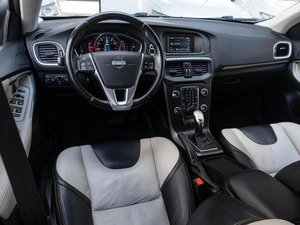 Хетчбэк Volvo V40 Cross Country 2013 года, 1335000 рублей, Волгоград