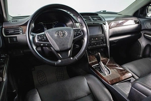 Седан Toyota Camry 2016 года, 2309000 рублей, Сургут