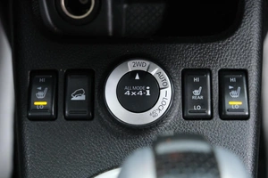 Внедорожник Nissan X-Trail 2012 года, 1319000 рублей, Омск