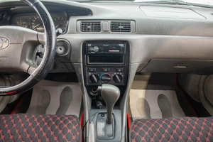 Седан Toyota Camry 2000 года, 649000 рублей, Барнаул