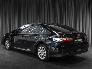 Седан Toyota Camry 2021 года, 3929000 рублей, Тюмень