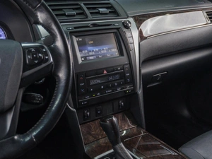 Седан Toyota Camry 2018 года, 2499000 рублей, Сургут