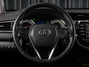 Седан Toyota Camry 2019 года, 2799000 рублей, Тюмень