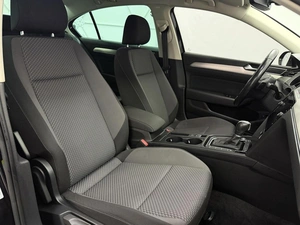 Седан Volkswagen Passat 2017 года, 2174000 рублей, Орёл