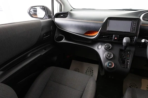Минивэн Toyota Sienta 2018 года, 1589000 рублей, Красноярск