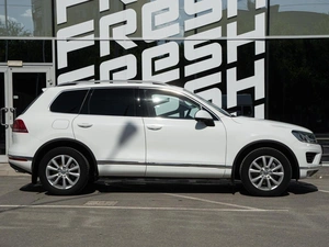 Внедорожник Volkswagen Touareg 2016 года, 2499000 рублей, Волгоград
