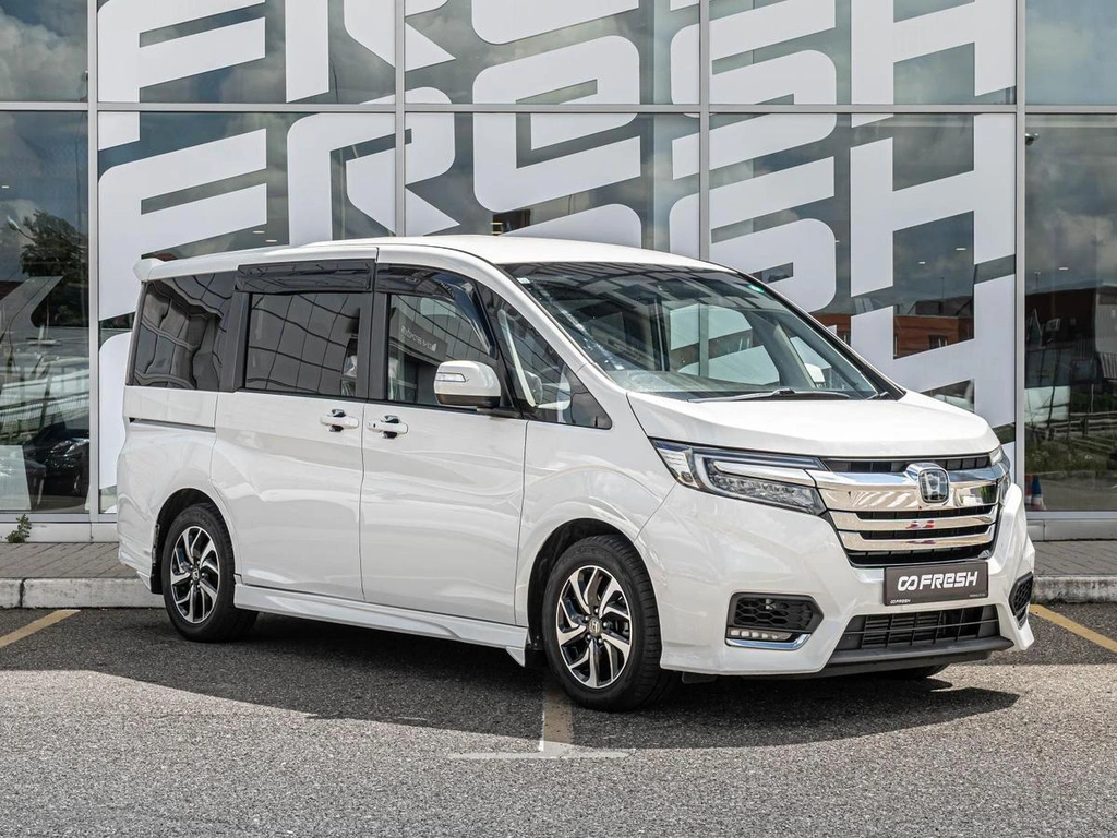 Минивэн Honda Stepwgn Spada 2018 года, 2200000 рублей, Краснодар