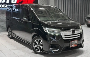 Минивэн Honda Stepwgn Spada 2018 года, 1997000 рублей, Красноярск