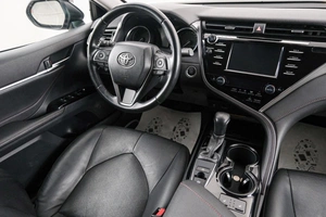 Седан Toyota Camry 2020 года, 3199000 рублей, Красноярск