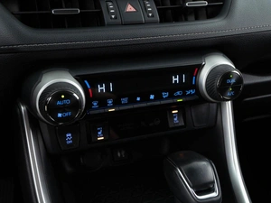 Внедорожник Toyota RAV4 2019 года, 3924444 рублей, Москва