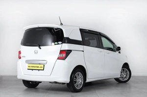 Минивэн Honda Freed 2014 года, 1299000 рублей, Новосибирск