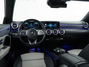 Седан Mercedes-benz CLA-класс 2019 года, 3298999 рублей, Москва