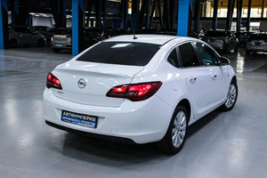 Хетчбэк Opel Astra 2013 года, 878000 рублей, Солонцы