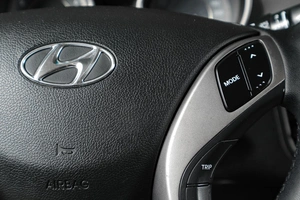 Седан Hyundai Elantra 2012 года, 1379000 рублей, Тюмень