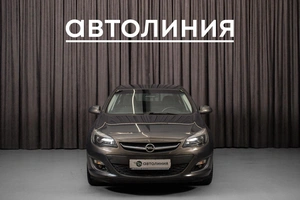 Седан Opel Astra 2013 года, 820000 рублей, Красноярск