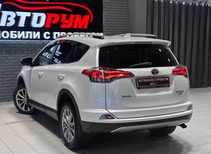 Внедорожник Toyota RAV4 2017 года, 2470000 рублей, Красноярск