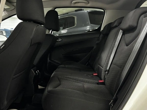 Хетчбэк Peugeot 308 2011 года, 499000 рублей, Ачинск