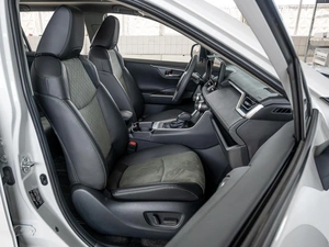 Внедорожник Toyota RAV4 2025 года, 4140000 рублей, Краснодар