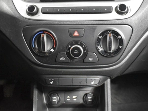 Седан Hyundai Solaris 2018 года, 1076100 рублей, Казань