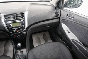 Седан Hyundai Solaris 2011 года, 799000 рублей, Красноярск