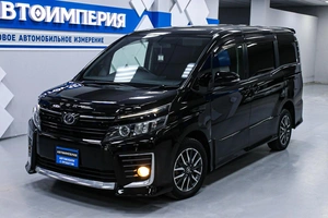 Минивэн Toyota Voxy 2015 года, 1883000 рублей, Солонцы
