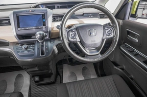 Минивэн Honda Freed 2017 года, 1639000 рублей, Барнаул