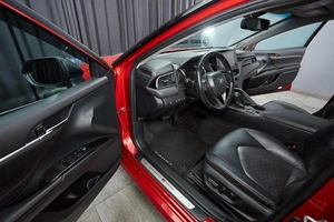Седан Toyota Camry 2021 года, 2699000 рублей, Красноярск