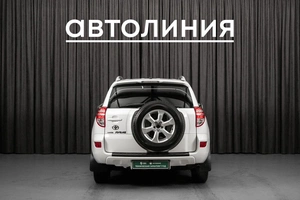 Внедорожник Toyota RAV4 2010 года, 1335000 рублей, Красноярск