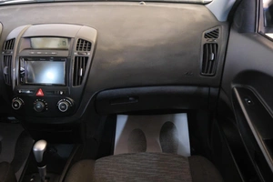 Хетчбэк Kia Ceed 2007 года, 699000 рублей, Омск