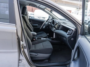 Внедорожник Toyota RAV4 2018 года, 1695000 рублей, Санкт-Петербург