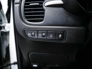 Хетчбэк Kia Rio X-Line 2019 года, 1370000 рублей, Красноярск
