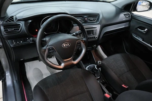 Седан Kia Rio 2016 года, 999000 рублей, Омск