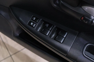 Хетчбэк Nissan Note 2005 года, 409000 рублей, Новокузнецк