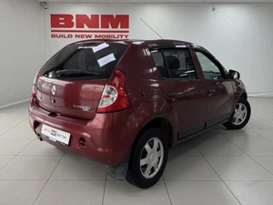 Хэтчбек Renault Sandero 2012 года, 700000 рублей, Смоленск