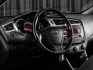 Хетчбэк Kia Ceed 2013 года, 899000 рублей, Тюмень