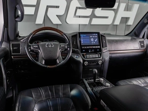 Внедорожник Toyota Land Cruiser 2019 года, 7999000 рублей, Тюмень
